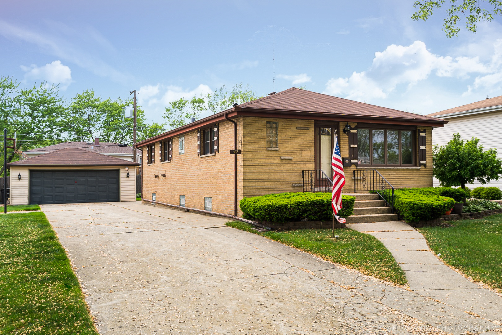 Property Photo:  42 S Vista Avenue  IL 60101 