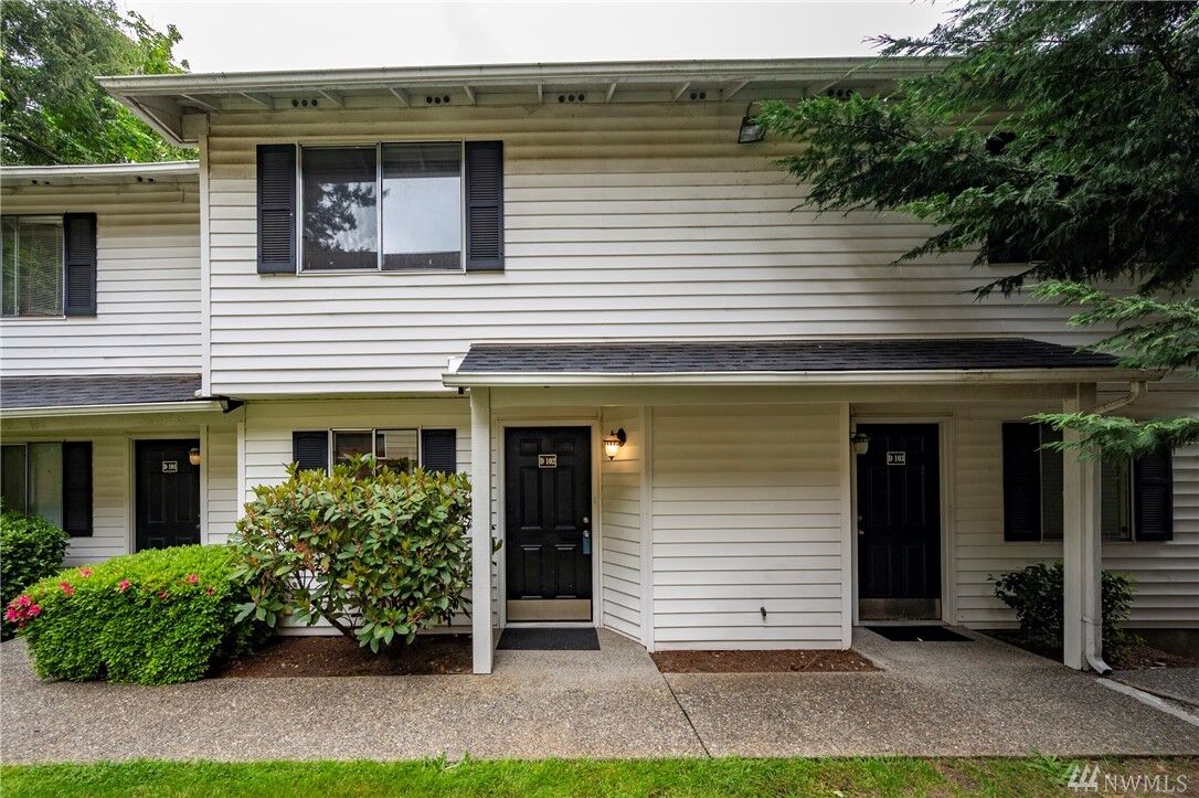 Property Photo:  25815 114th Place SE D-102  WA 98030 