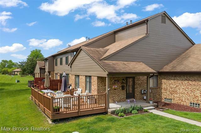 Property Photo:  37240 Glenbrook Drive  MI 48036 