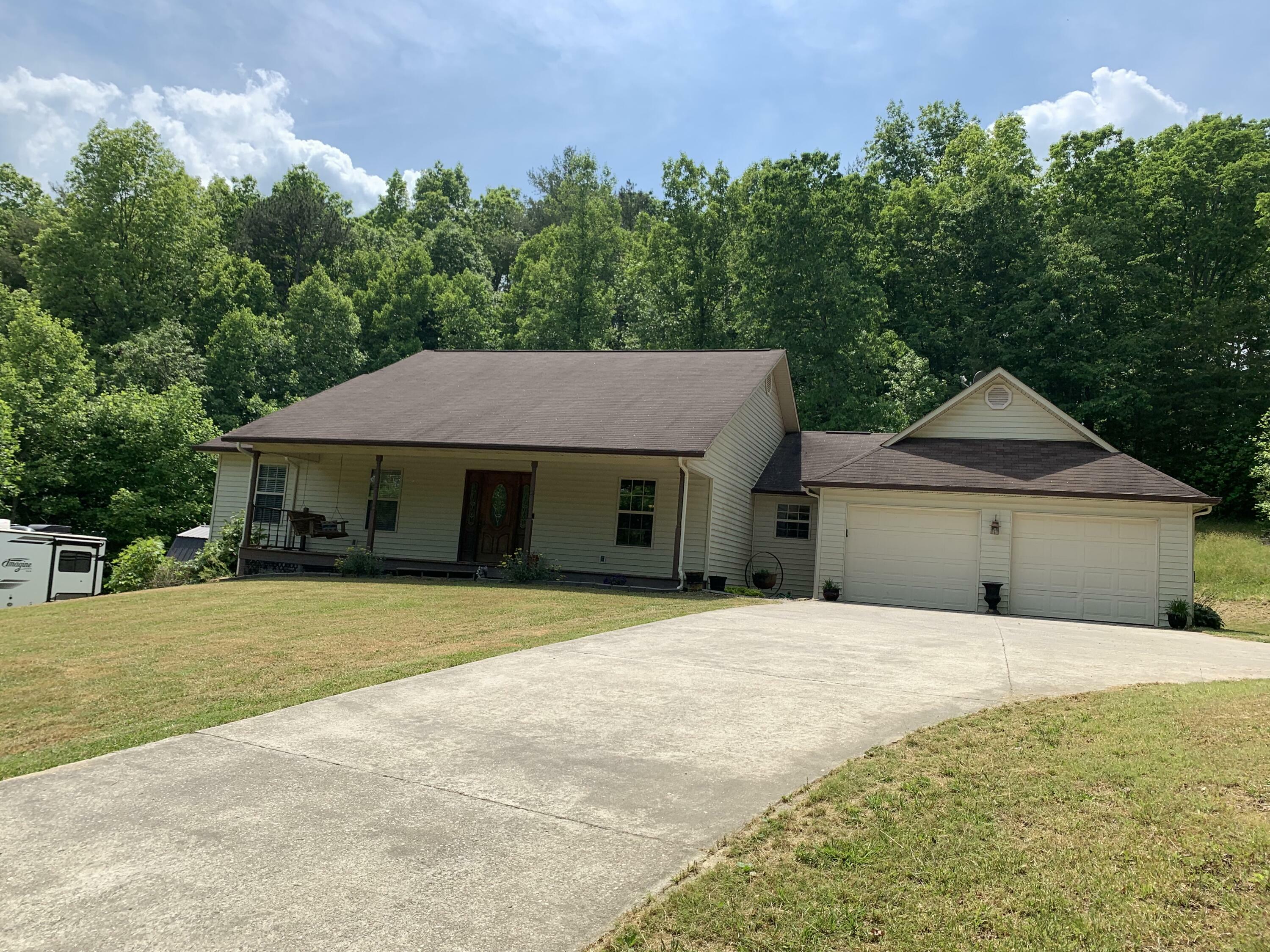 Property Photo:  705 Grave Hill Rd  TN 37841 