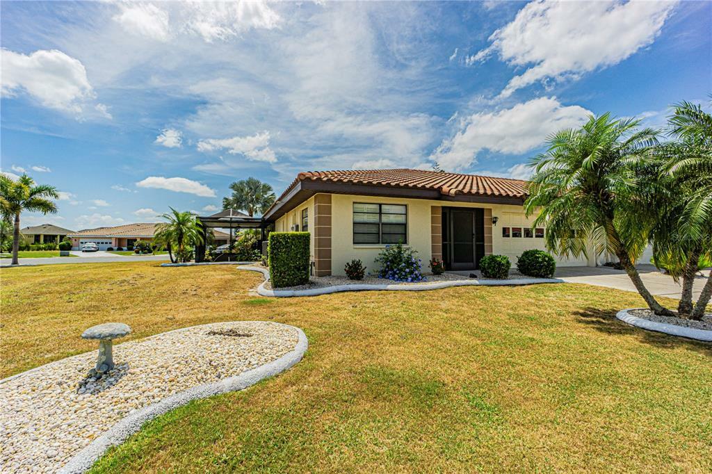 Property Photo:  1012 Ardmore Way  FL 33573 