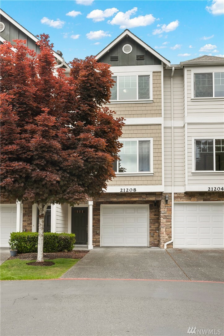 Property Photo:  21208 11th Dr SE  WA 98021 