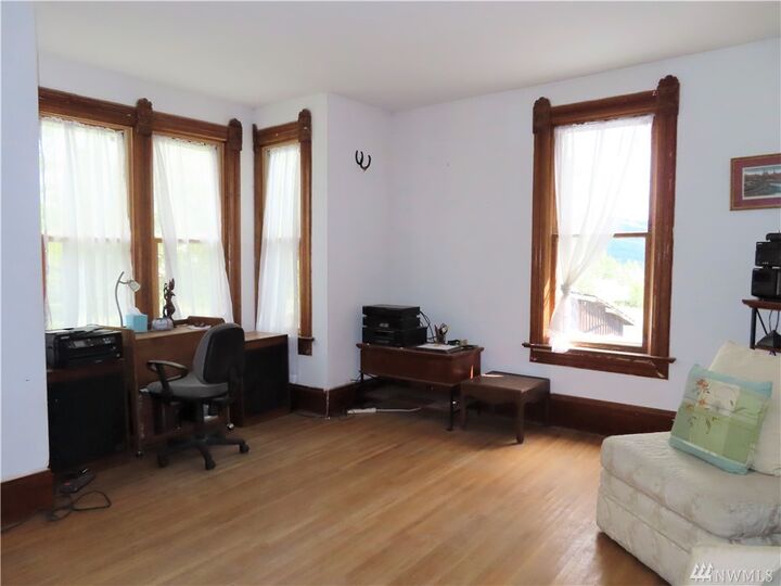 Property Photo: 645 S Kauffman St WA 99166