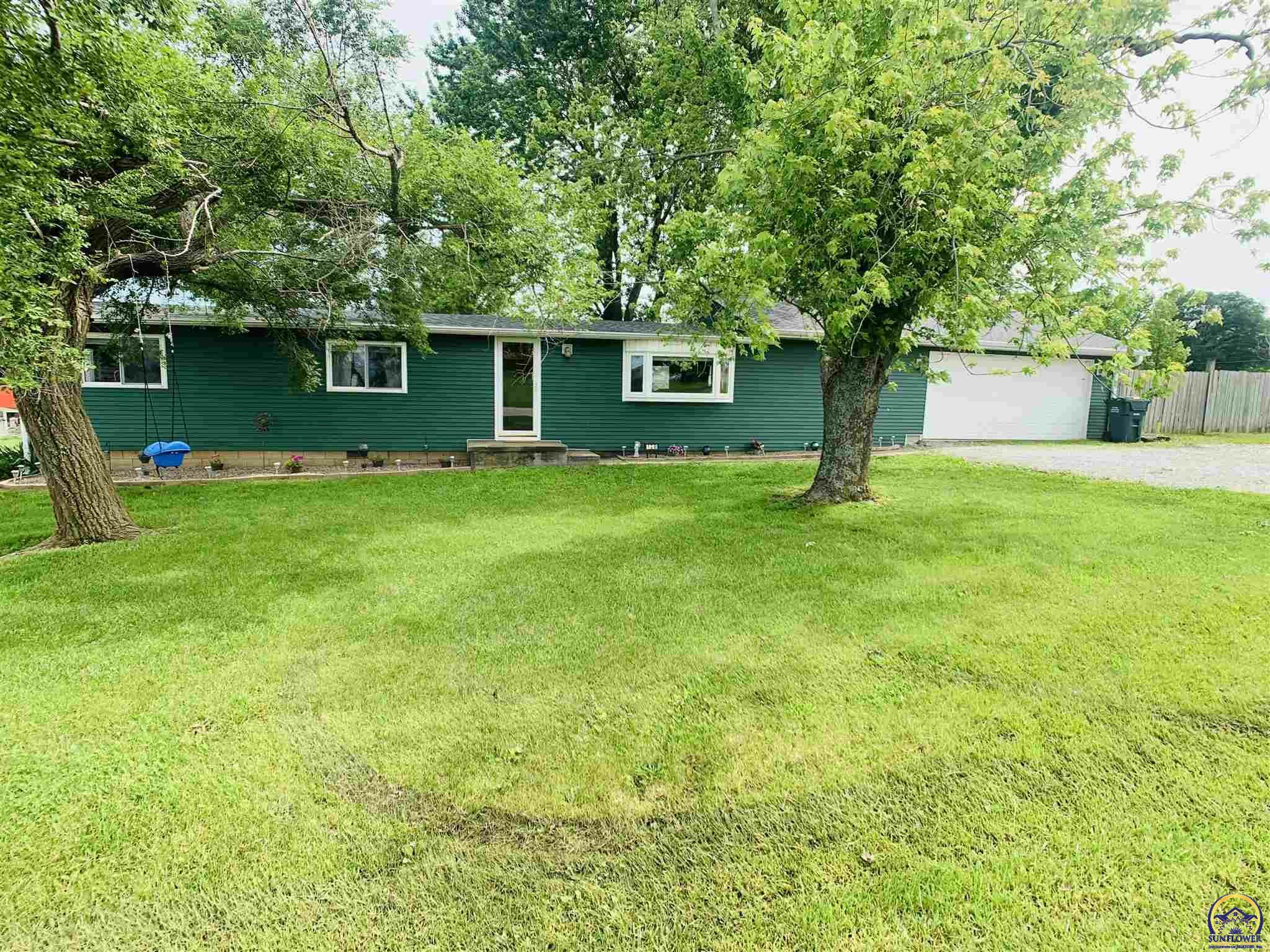 Property Photo:  128 W 14th St  KS 66541 