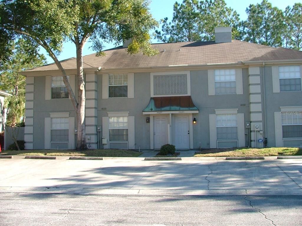 Property Photo: 14037 Notreville Way FL 33624