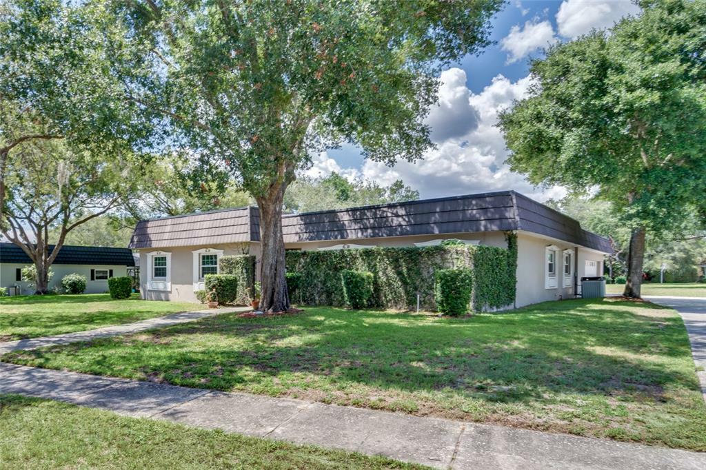 Property Photo:  8997 Levalley Court  FL 32819 