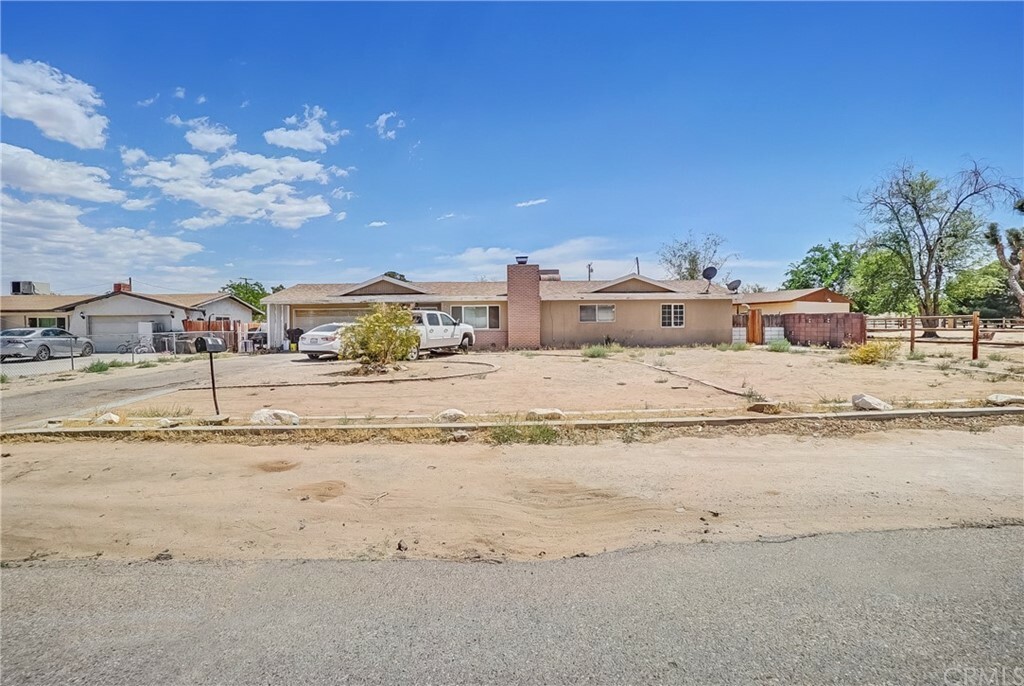 21997 Cherokee Avenue  Apple Valley CA 92307 photo