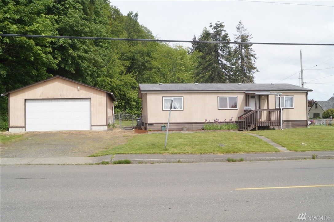 Property Photo: 800 Oak St WA 98520