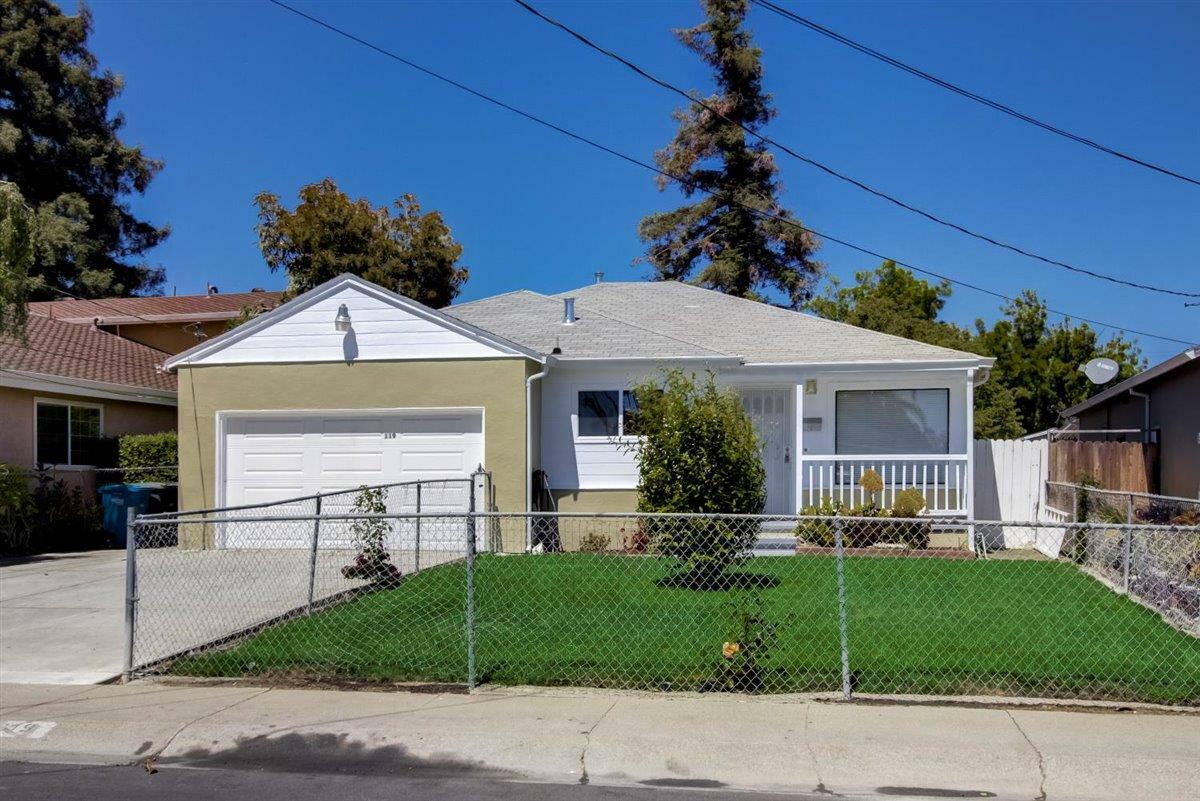 Property Photo:  119 Gardenia Way  CA 94303 