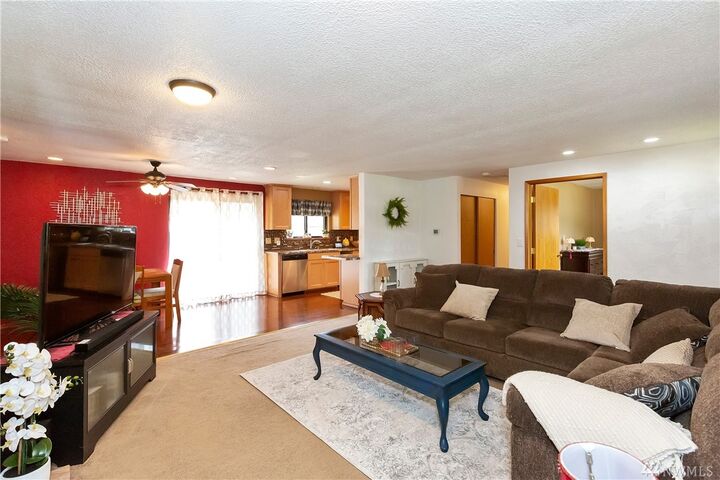 Property Photo: 4210 Westview Dr WA 98310