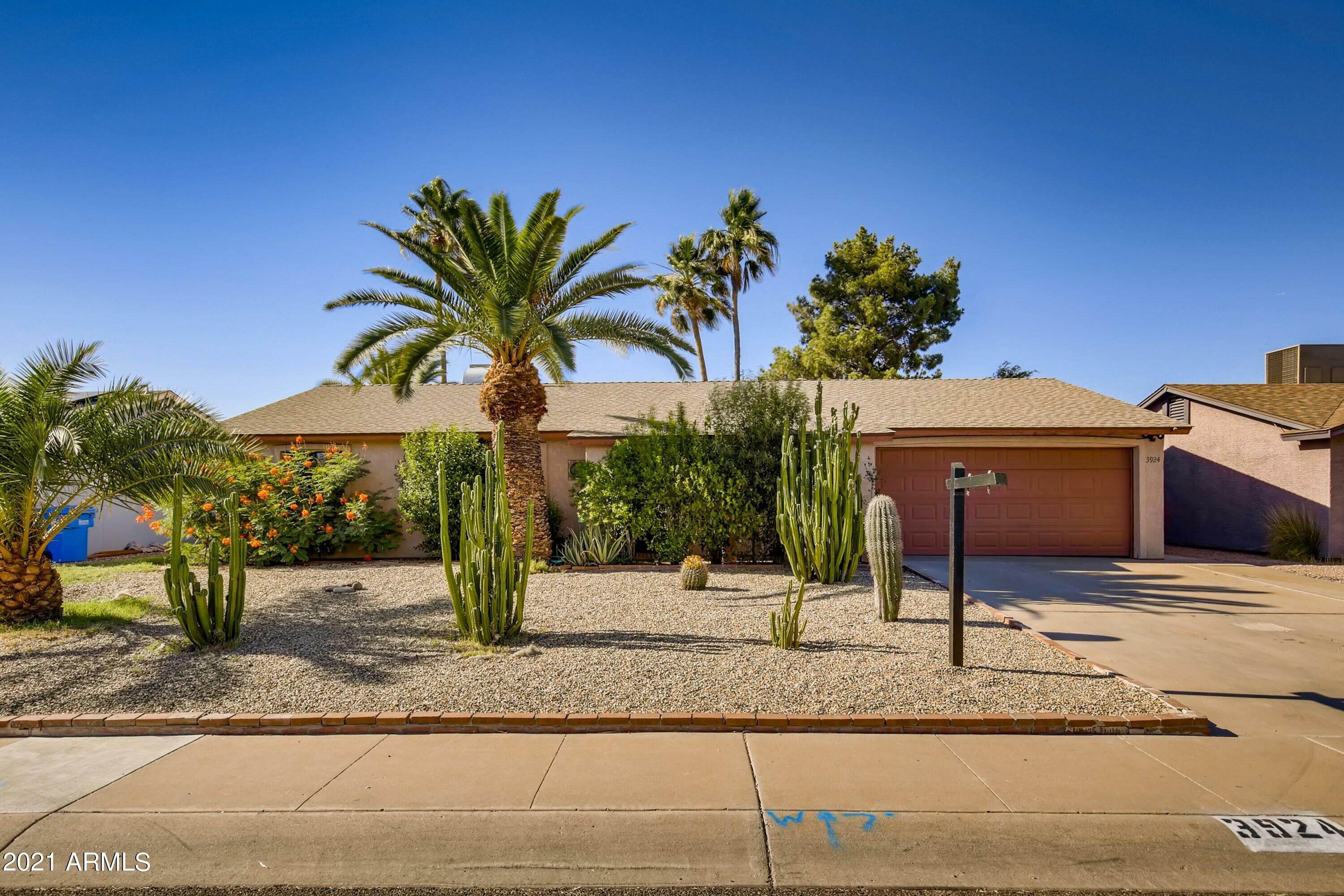 Property Photo: 3924 E Eugie Avenue AZ 85032