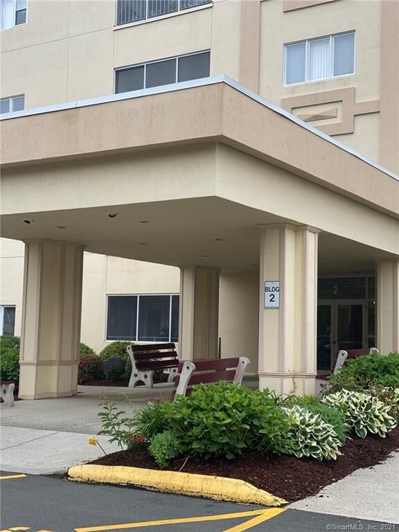 Property Photo: 75 Washington Avenue 2-215 CT 06518