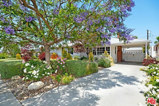 Property Photo: 437 University Ave CA 91504