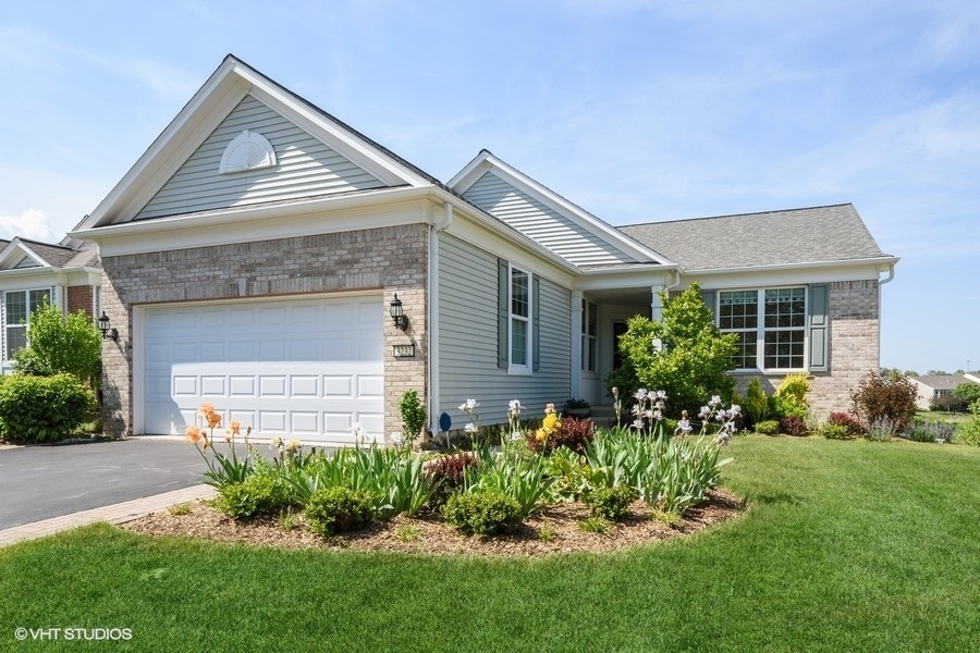 Property Photo:  3232 Ravinia Circle  IL 60060 