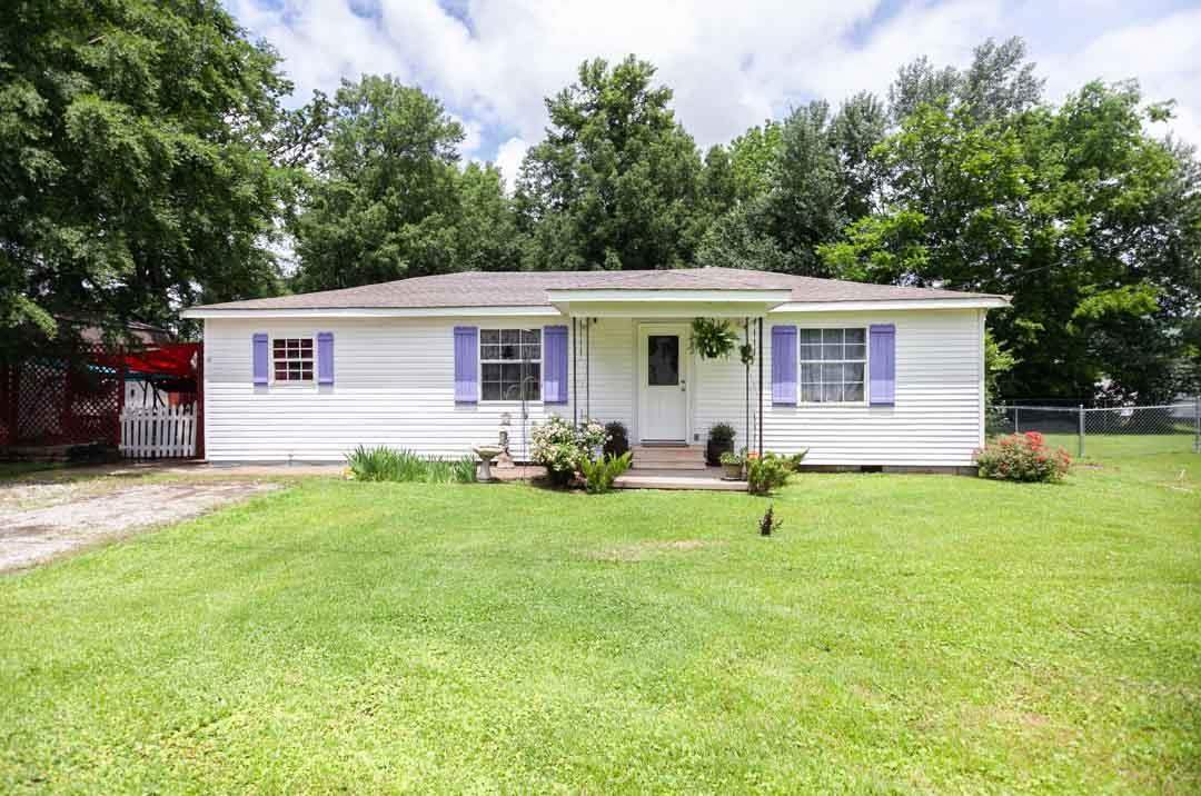 Property Photo:  302 W Matthews Street  AR 72417 