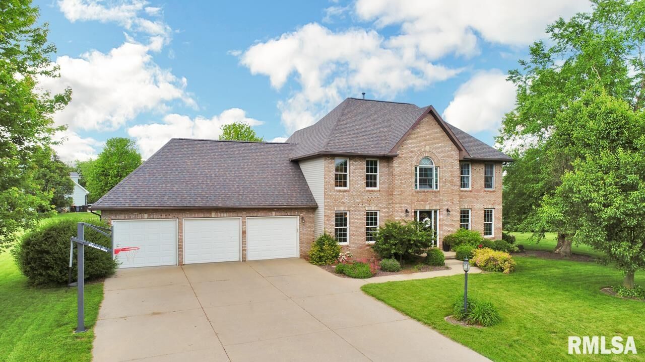 Property Photo: 3417 E Pine Ridge IL 61523