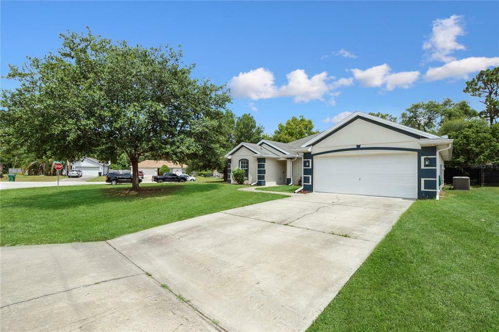 Property Photo:  2901 Grimes Street  FL 32738 