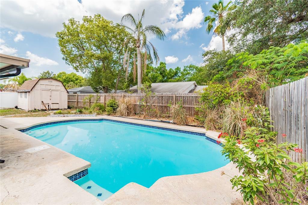 Property Photo:  1204 Windy Hill Drive  FL 33510 