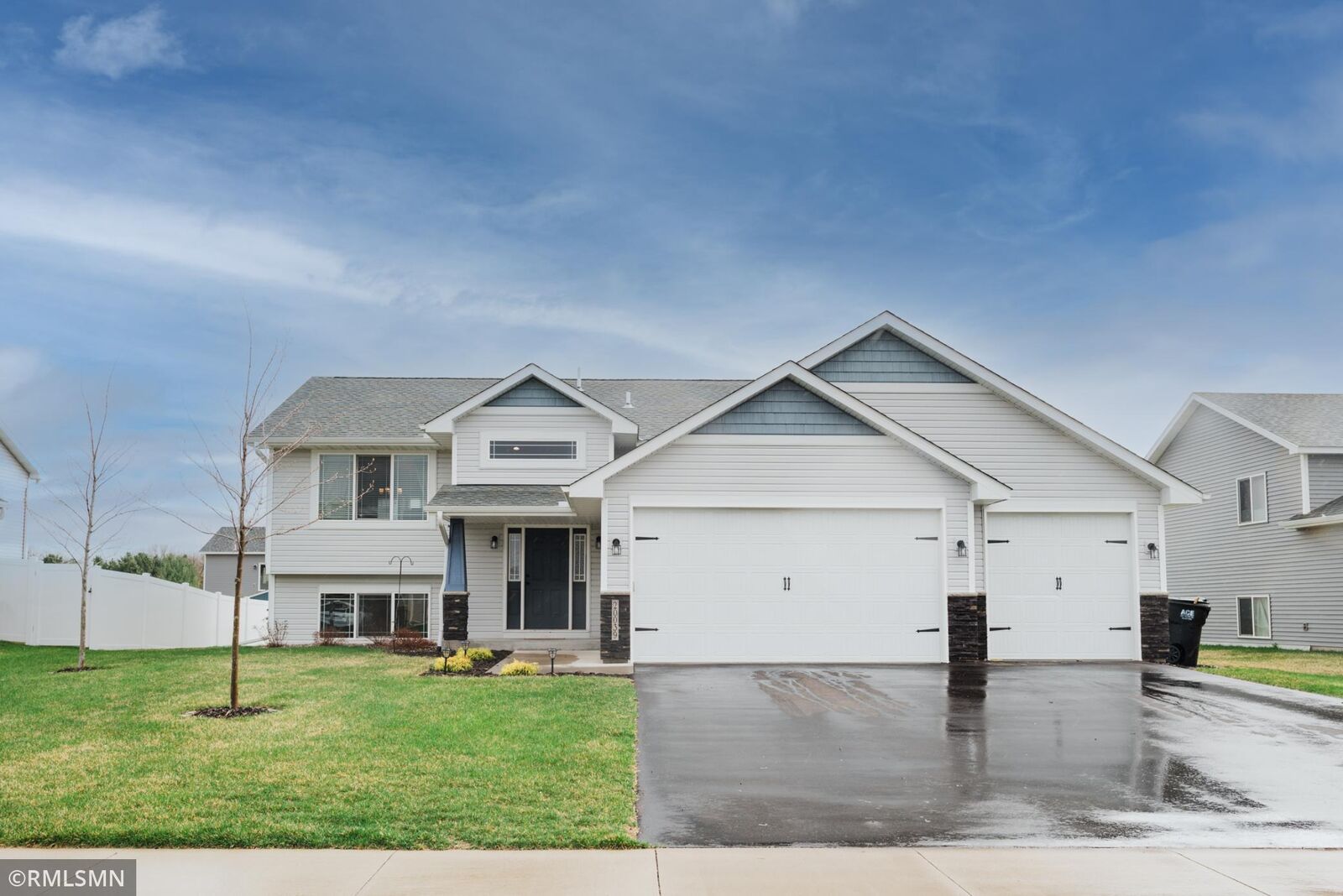 Property Photo: 20039 204th Avenue MN 55309