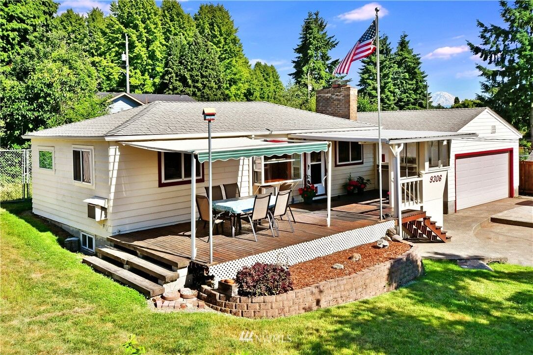 Property Photo: 9306 37th Avenue S WA 98118