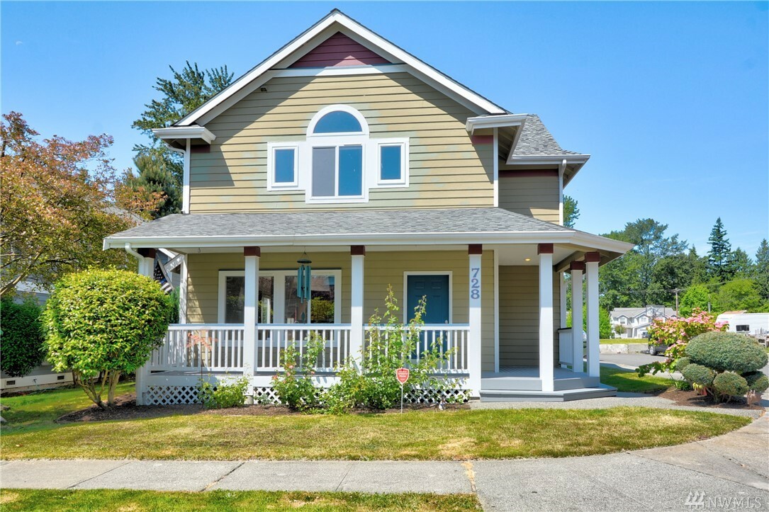 Property Photo:  728 Union Ave  WA 98290 