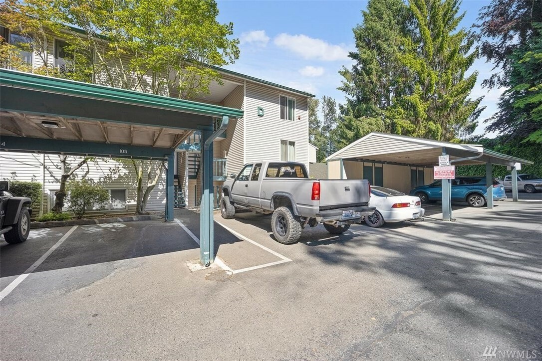 Property Photo:  17431 Ambaum Blvd S D-28  WA 98148 