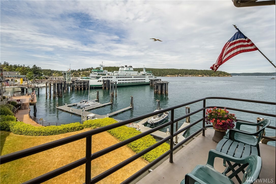 Property Photo: 200 East Ave D304 WA 98250