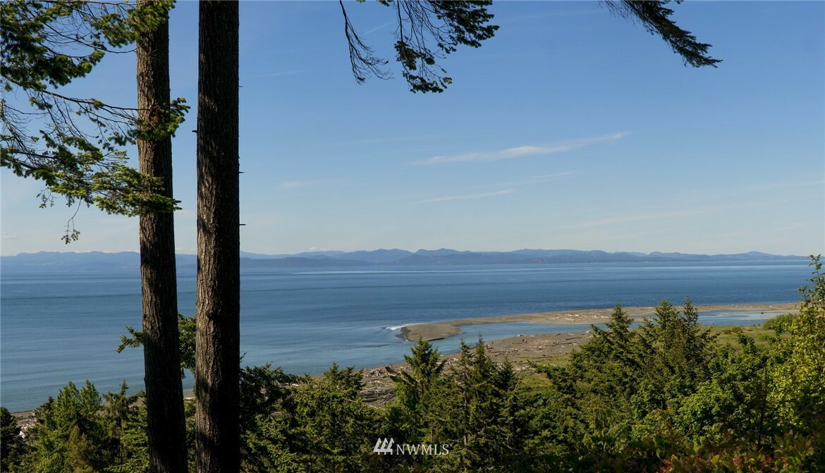 Property Photo:  205 Fox Point Road  WA 98363 