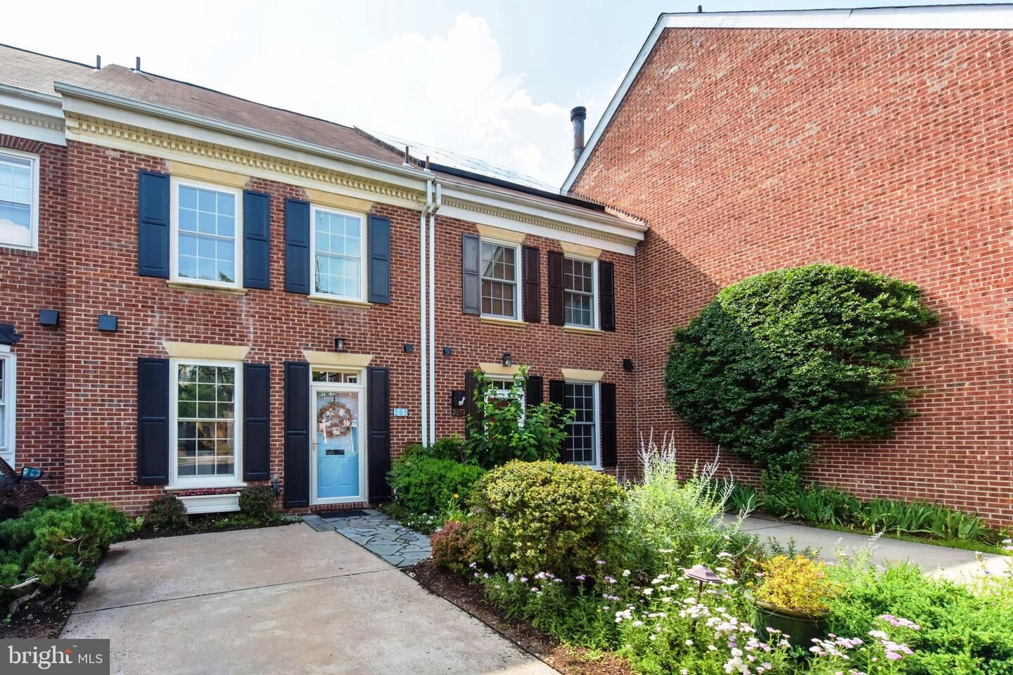 Property Photo:  205 S West Street  VA 22314 