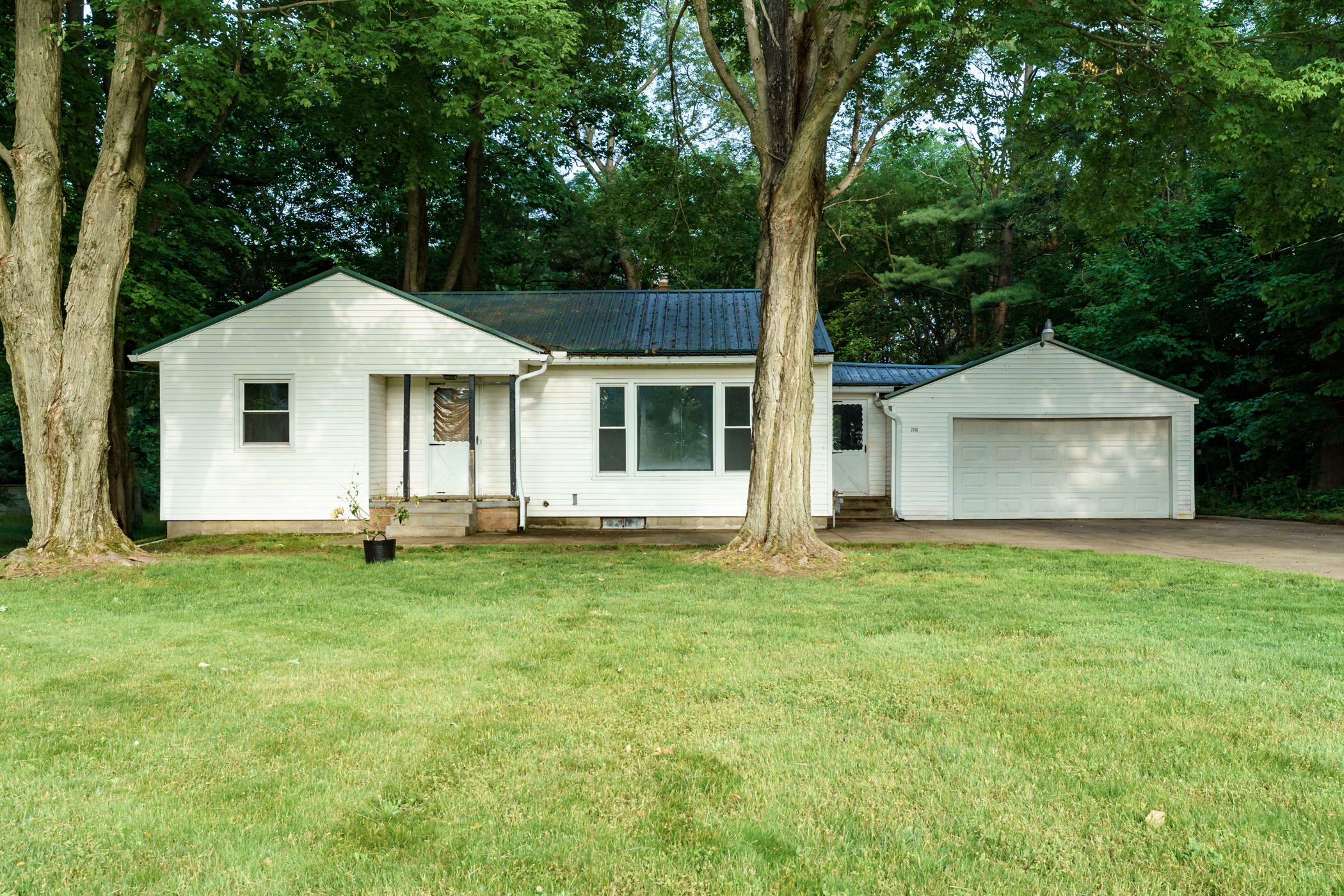 Property Photo:  2616 S 13th Street  MI 49120 