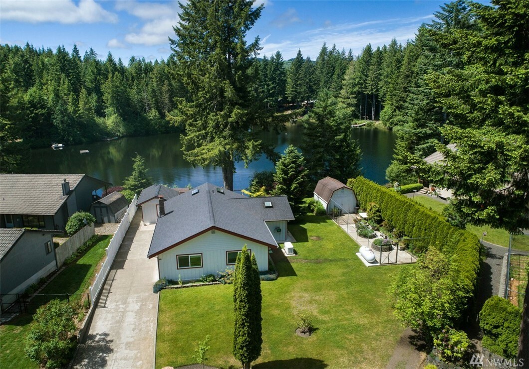 Property Photo:  141 N Standstill Dr N  WA 98548 