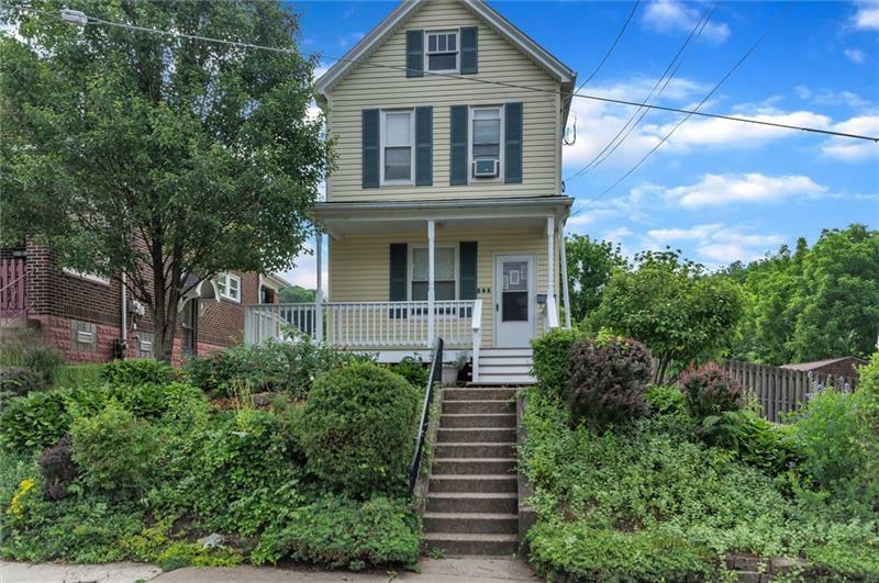 Property Photo:  208 Edgewood Ave  PA 15085 