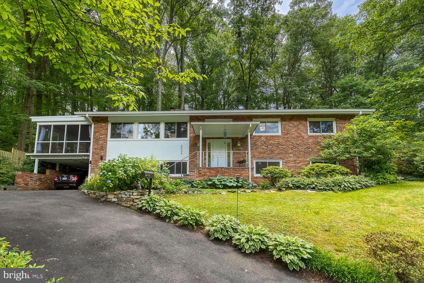 Property Photo:  6509 Lakeview Drive  VA 22041 