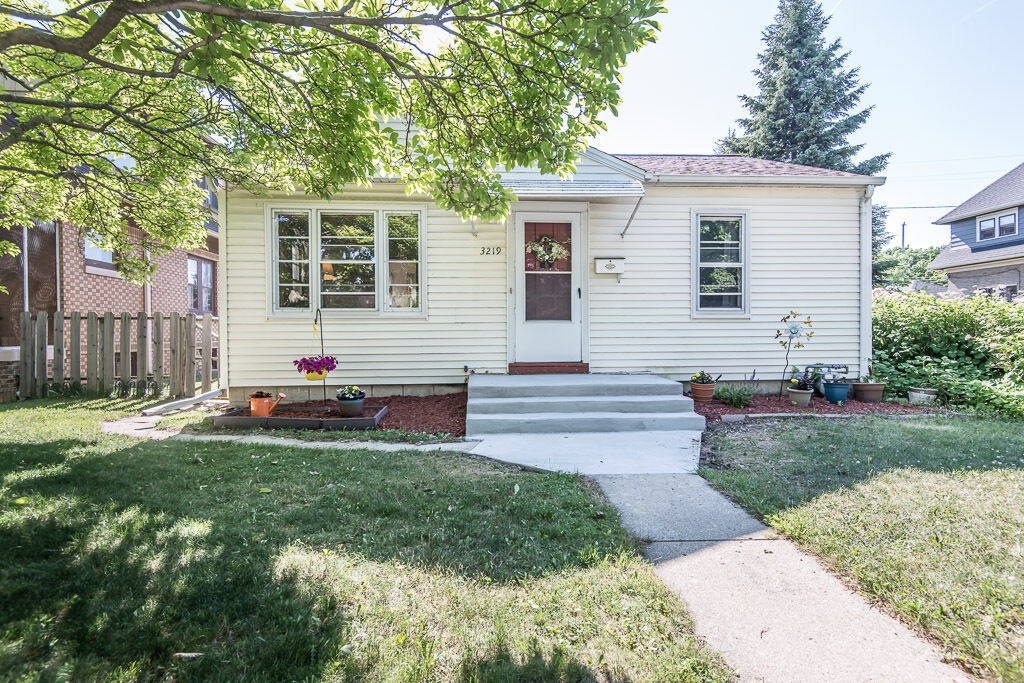 Property Photo:  3219 S Adams Ave  WI 53207 