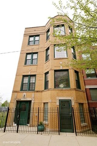 Property Photo: 1304 N Claremont Avenue 3 IL 60622