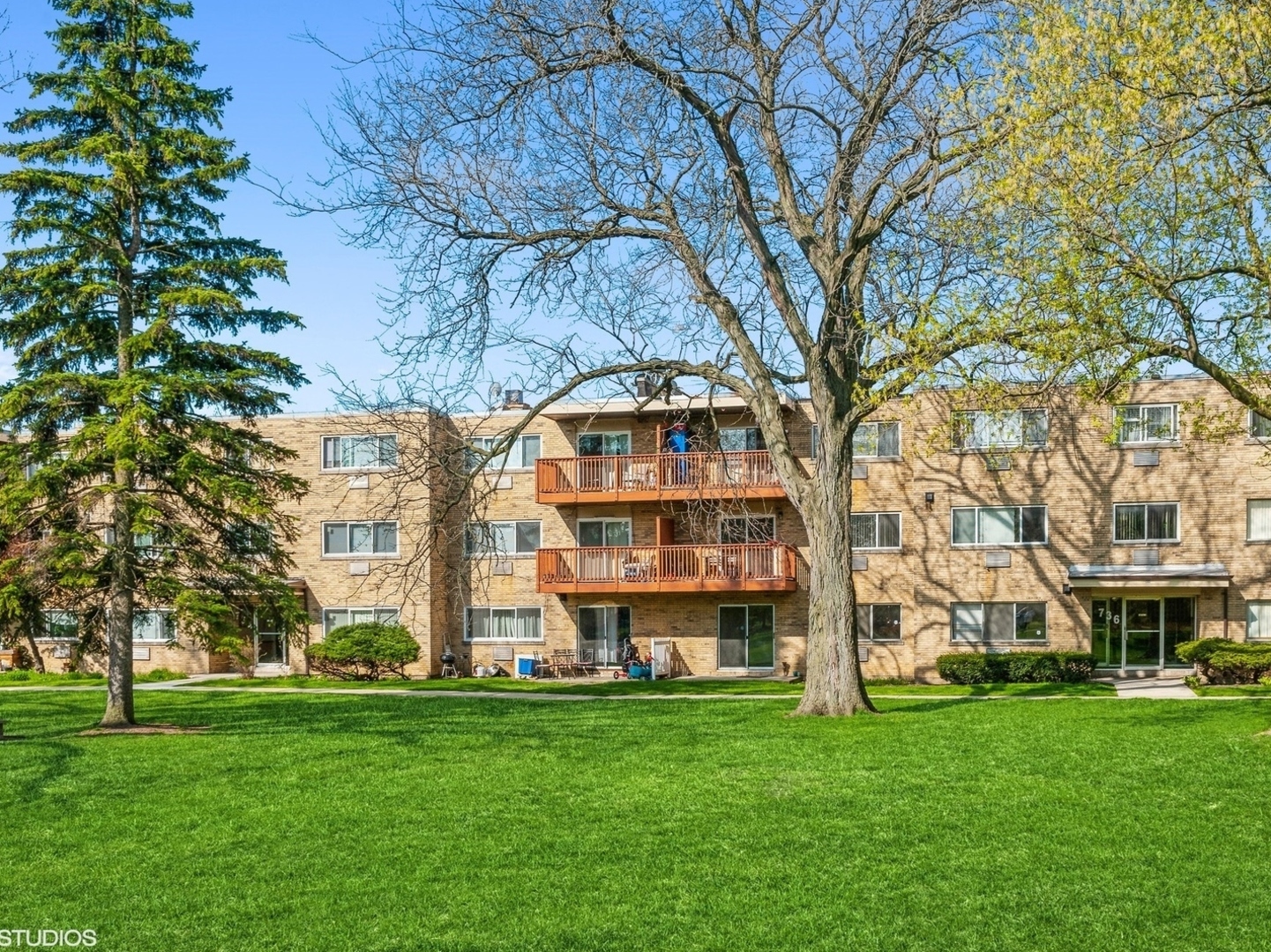 Property Photo: 700 Dempster Street 101E IL 60056