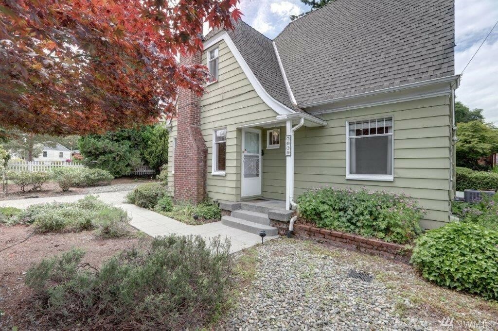 Property Photo:  7020 Beverly Blvd  WA 98203 