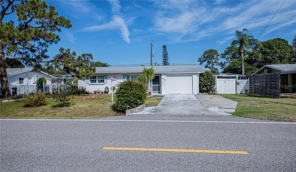 Property Photo:  950 W Baffin Drive  FL 34293 