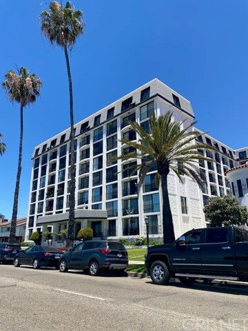 Property Photo:  2601 E Ocean Boulevard 701  CA 90803 