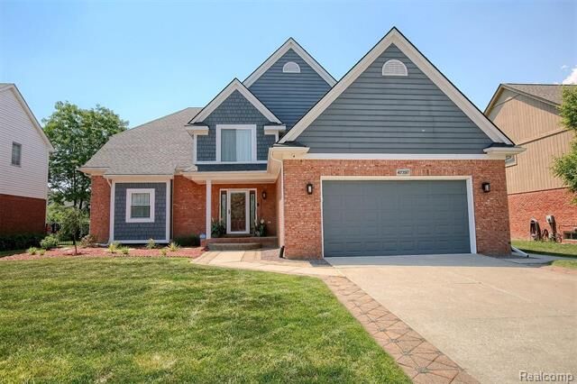 Property Photo:  47397 Woodberry Estates Dr  MI 48044 
