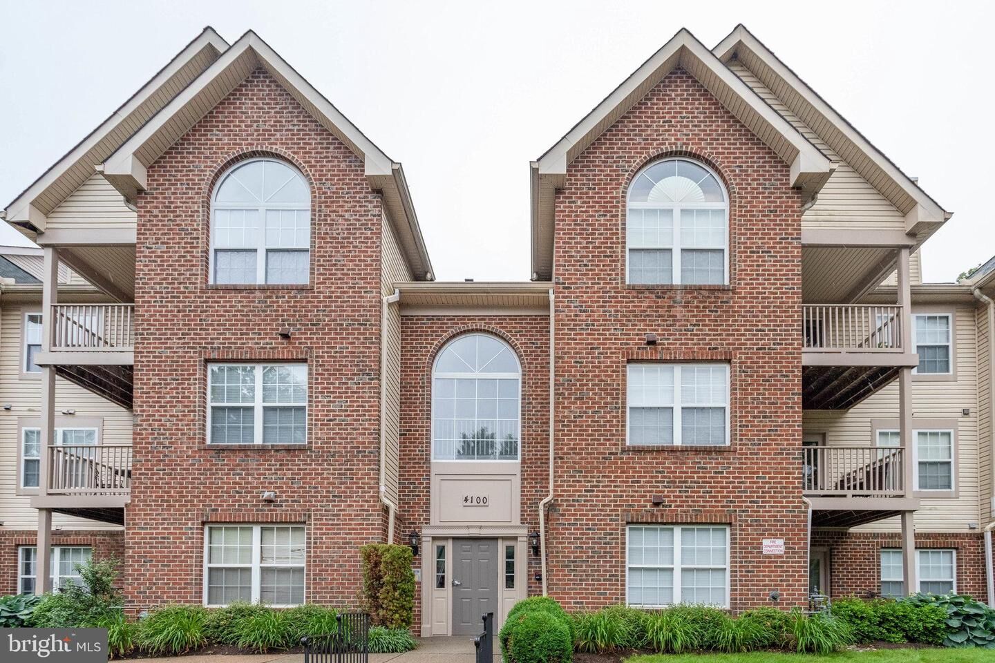 Property Photo: 4100 Monument Court F 203 VA 22033