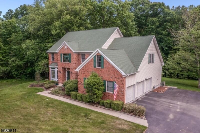 Property Photo:  15 Victoria Ln  NJ 07960 