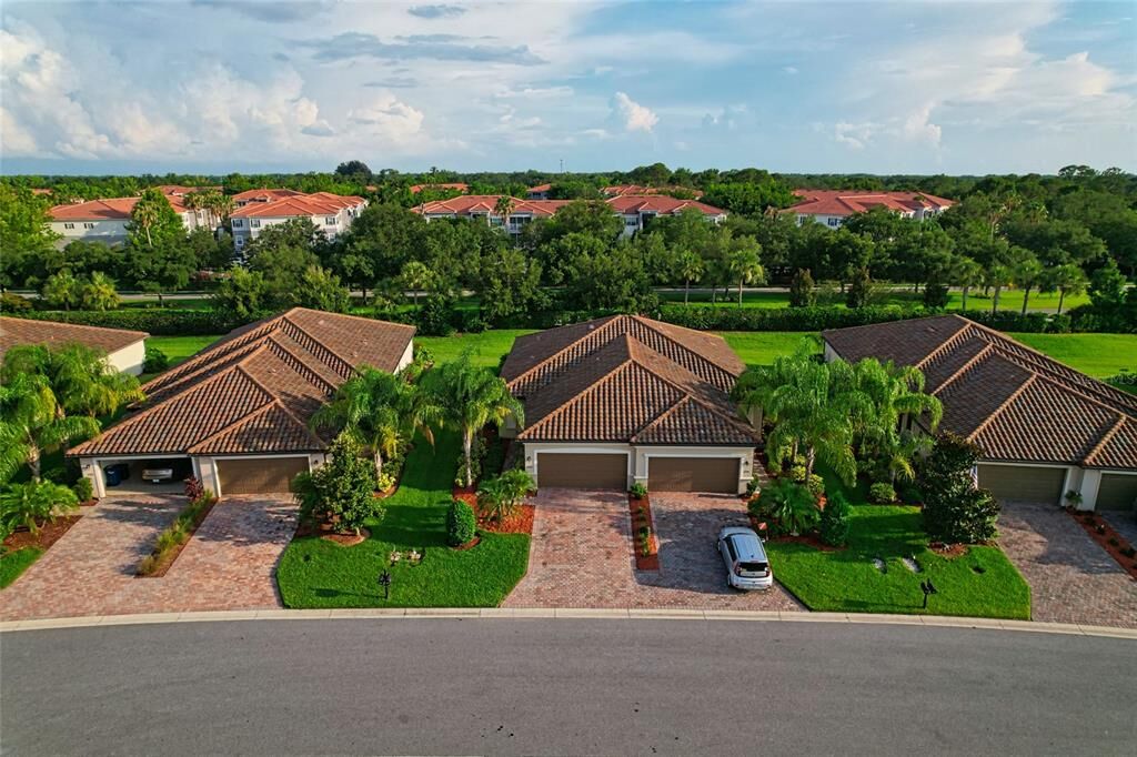 Property Photo:  6760 Willowshire Way  FL 34212 