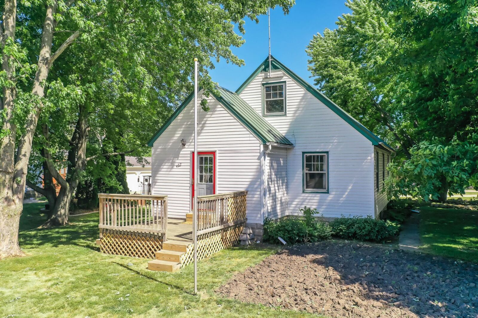 Property Photo: 432 4th Street MN 55946