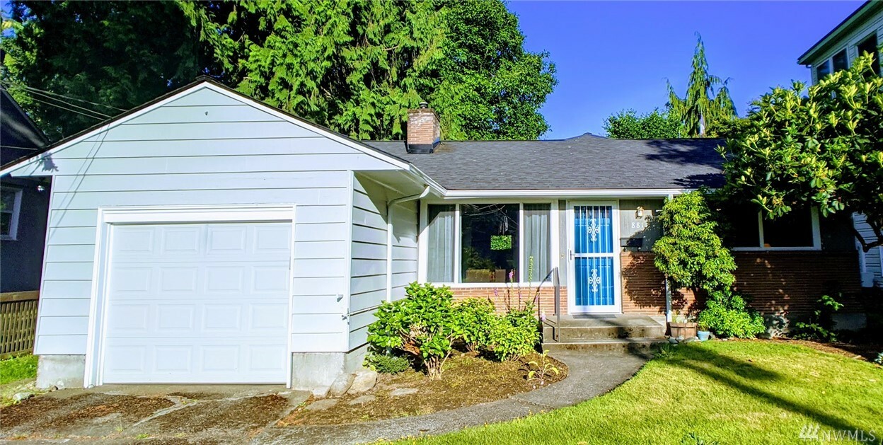 Property Photo:  8811 Ashworth Ave N  WA 98103 