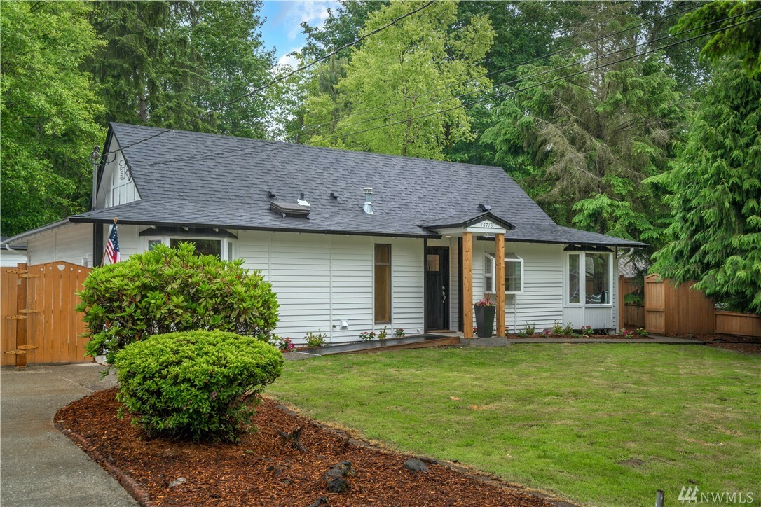 Property Photo: 15718 207th Place SE WA 98059