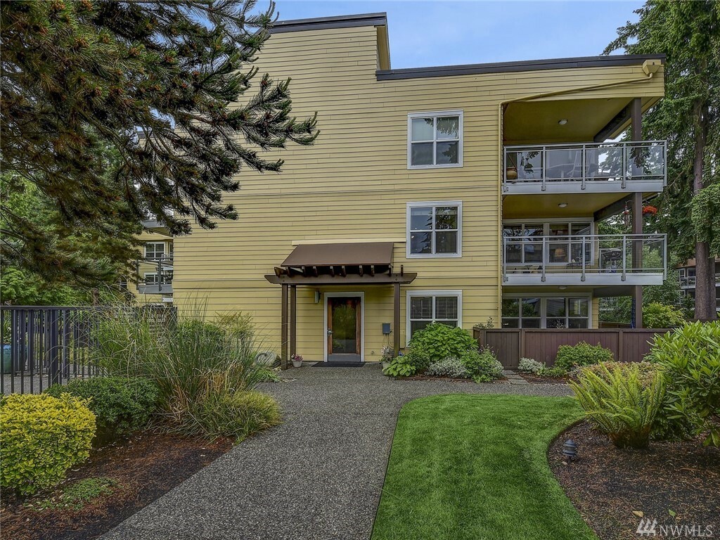 Property Photo: 22910 90th Ave W C204 WA 98026