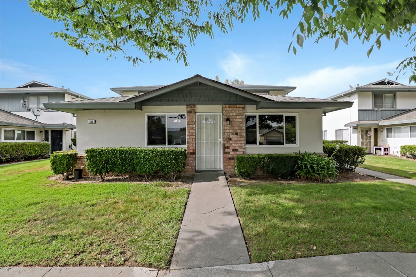 Property Photo:  325 Blossom Hill Road 1  CA 95123 