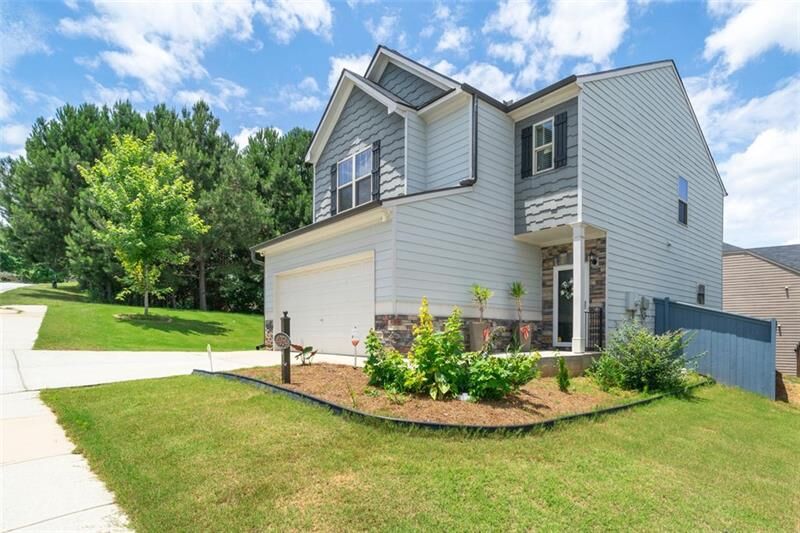 Property Photo: 4064 Lake Manor Way GA 30349