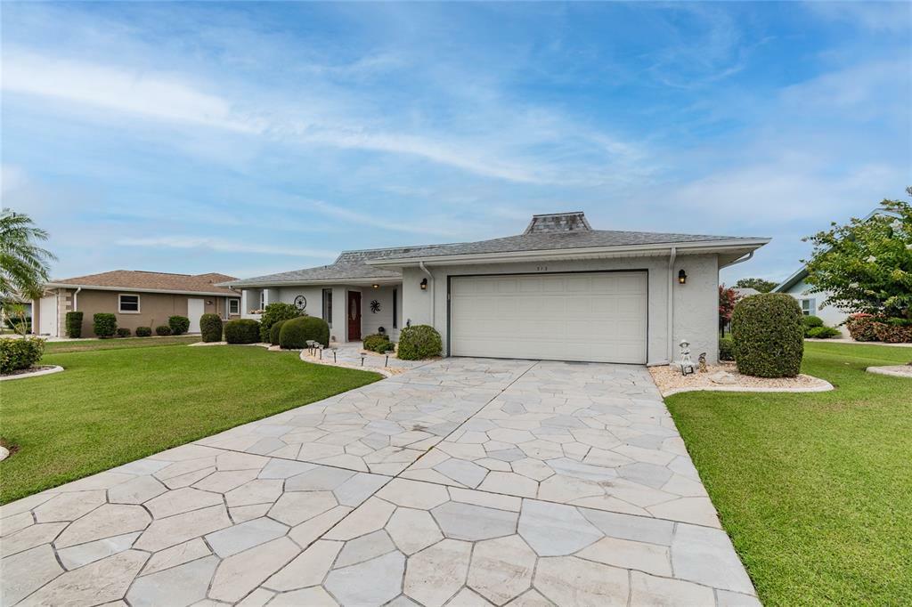 Property Photo:  313 Stoneham Drive  FL 33573 